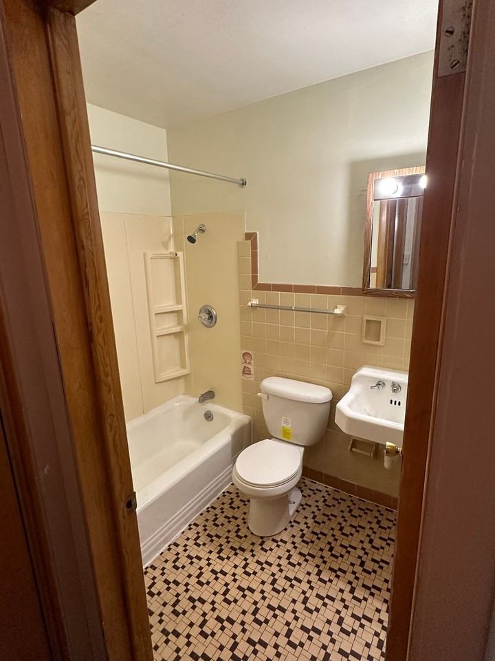 115 Washington - Photo 4 of 4