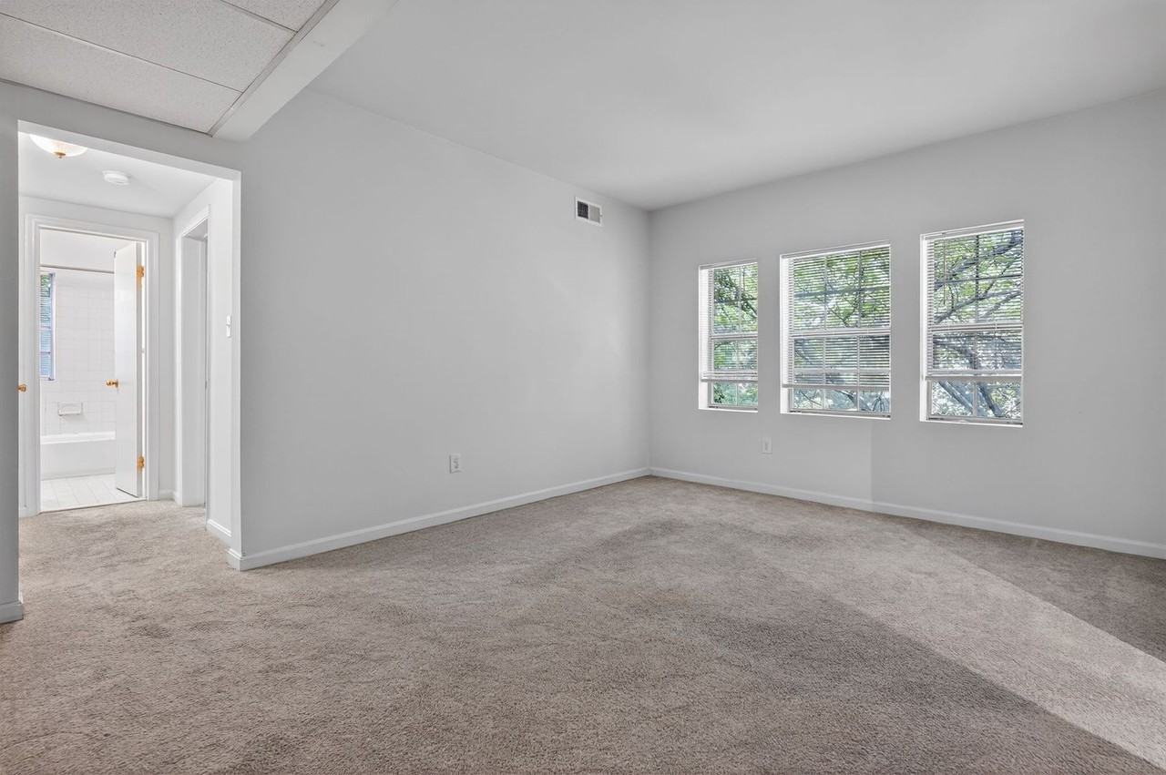 1719 N Troy St #8-399 - Photo 7 of 23