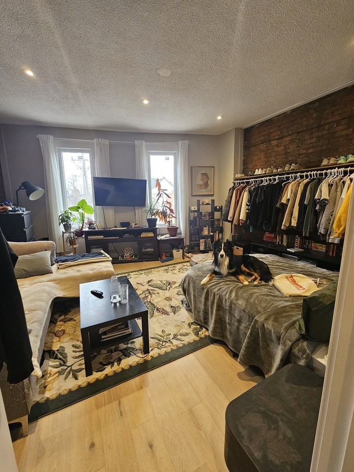 3111 Dundas St W - Photo 4 of 8