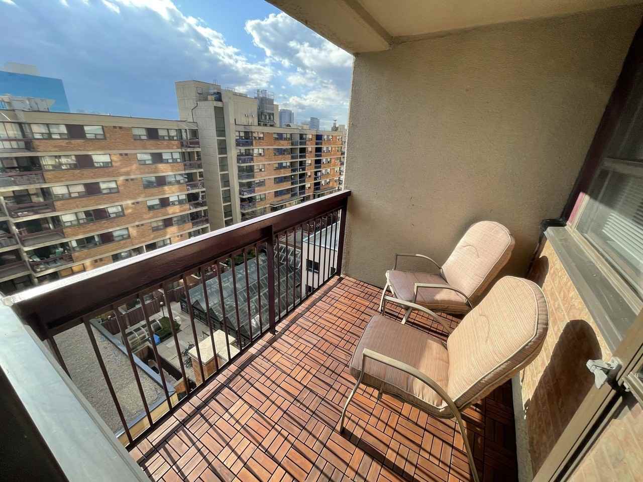 120 Saint Patrick St - Photo 7 of 10