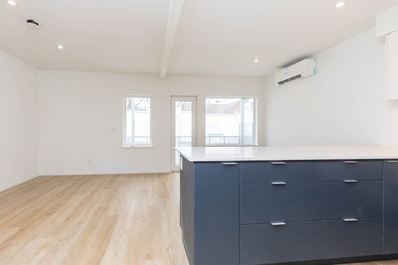 2165C Gerrard St E - Photo 3 of 34