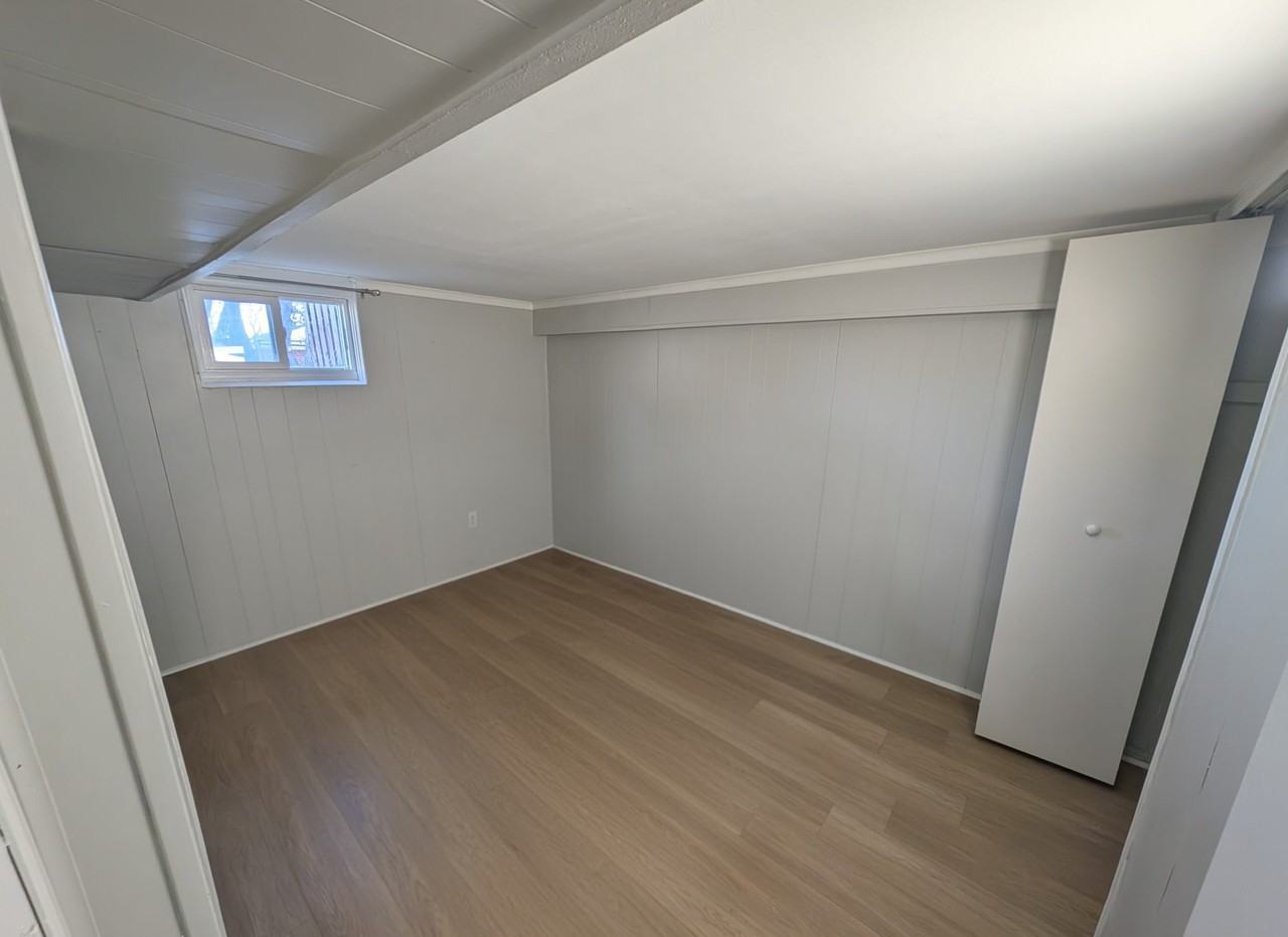 Yonge St & Davis Dr - Photo 7 of 9