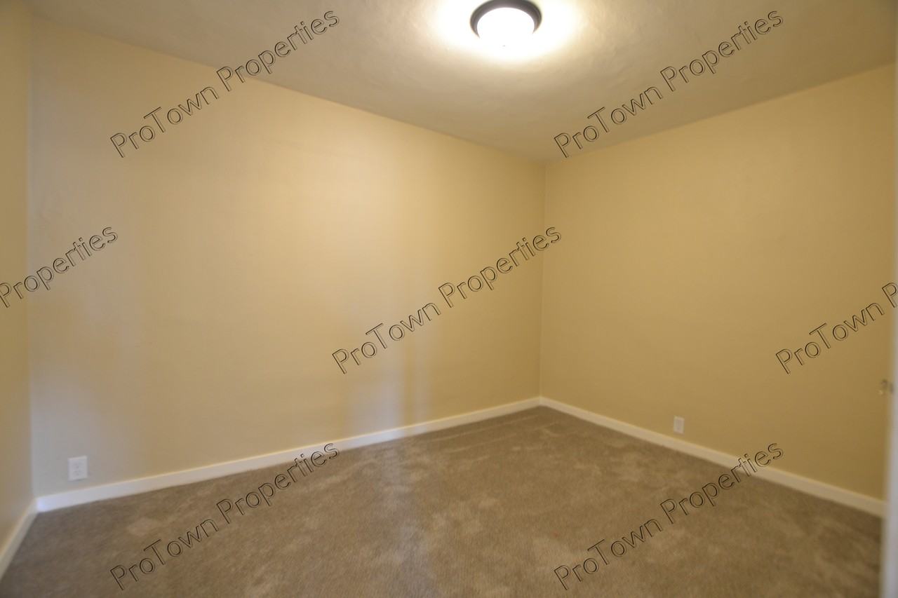 120 East North Street #B1 - Photo 6 of 7