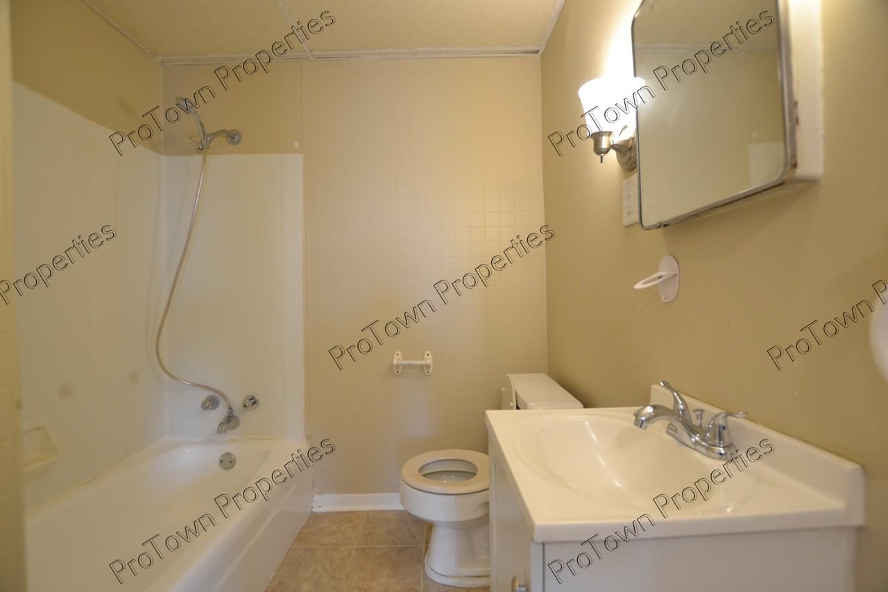 120 East North Street #B1 - Photo 7 of 7