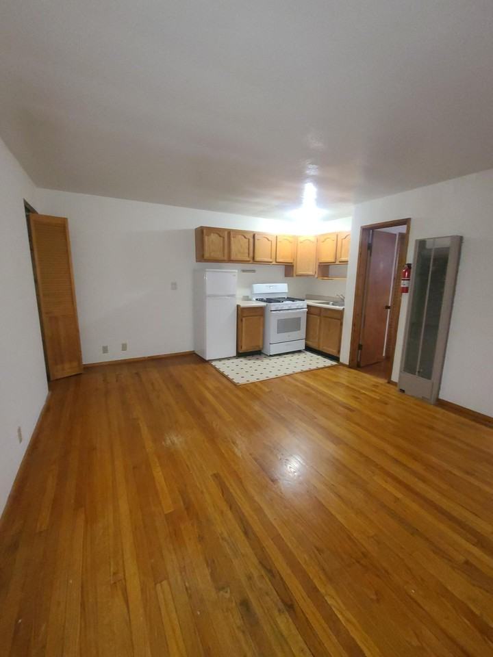 913 W Church St. - Photo 2 of 5