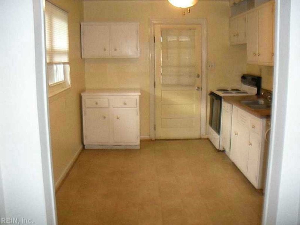 5605 Westbury Rd #1 - Photo 4 of 12