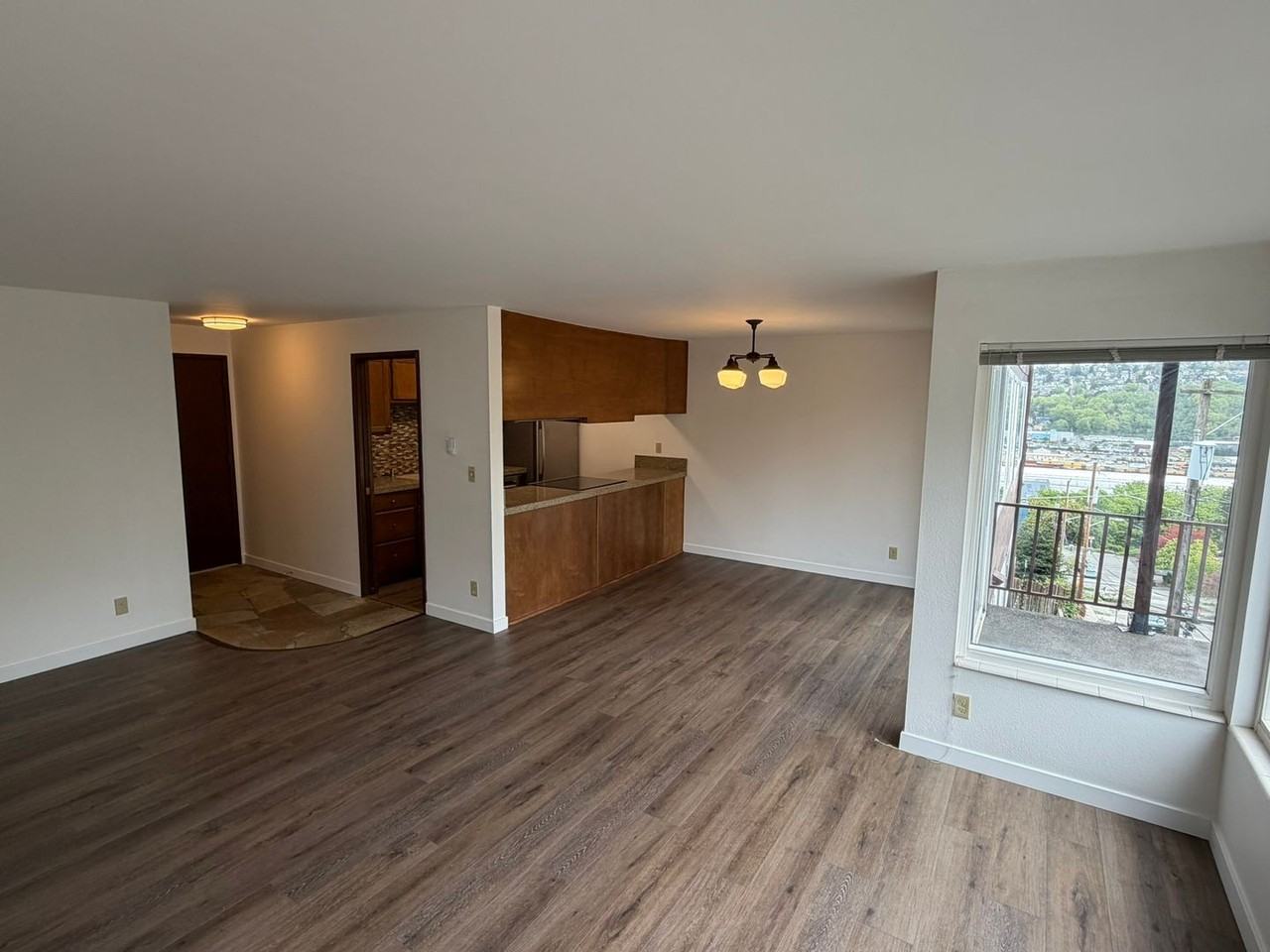 1952 Thorndyke - Photo 2 of 24