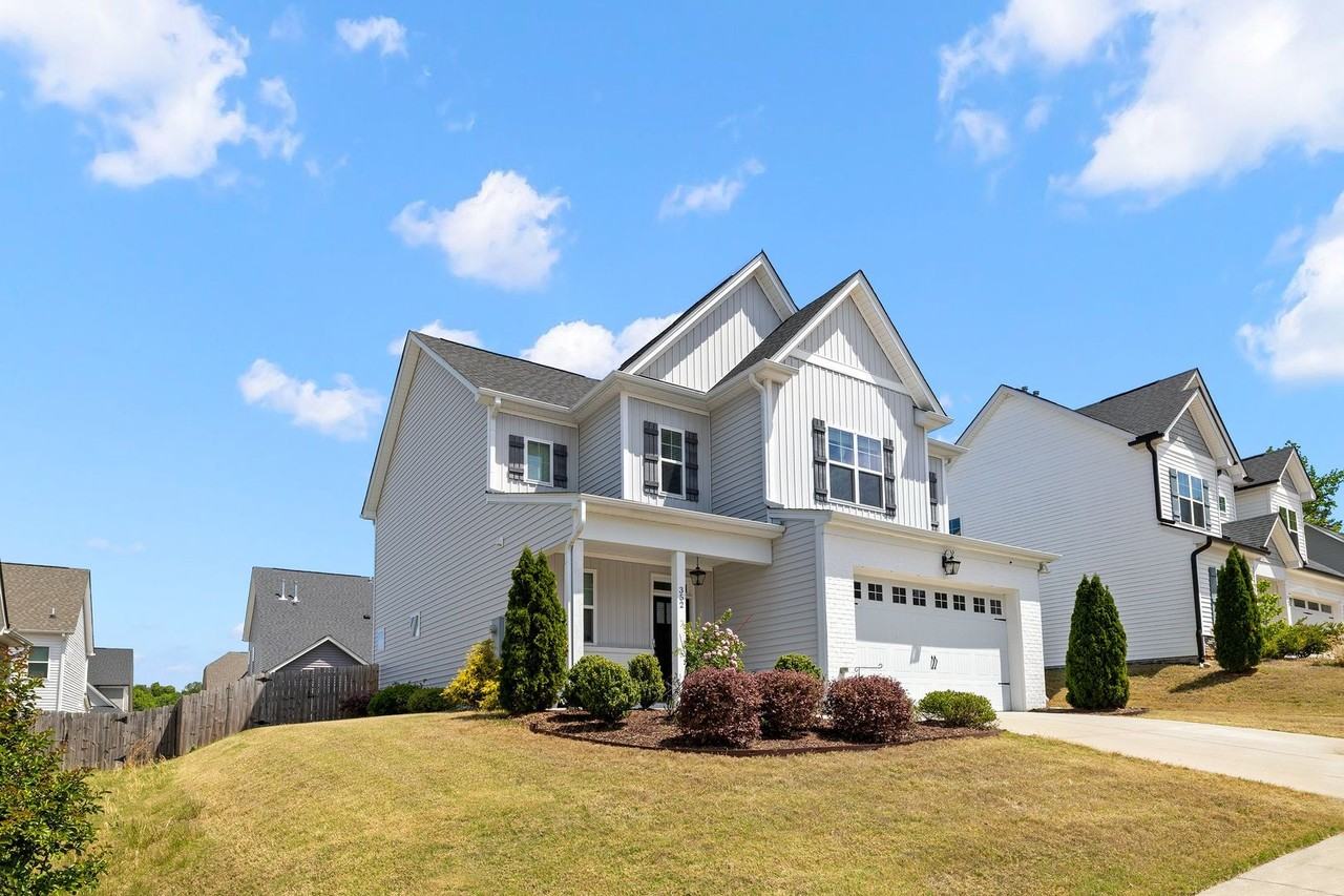 352 Cascade Hills Ln - Photo 3 of 43