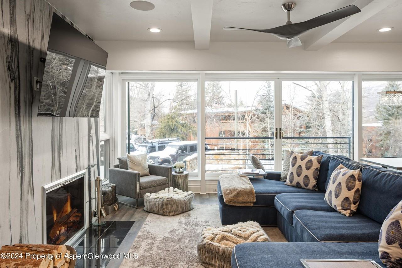 748 S Galena St #2D - Photo 2 of 27