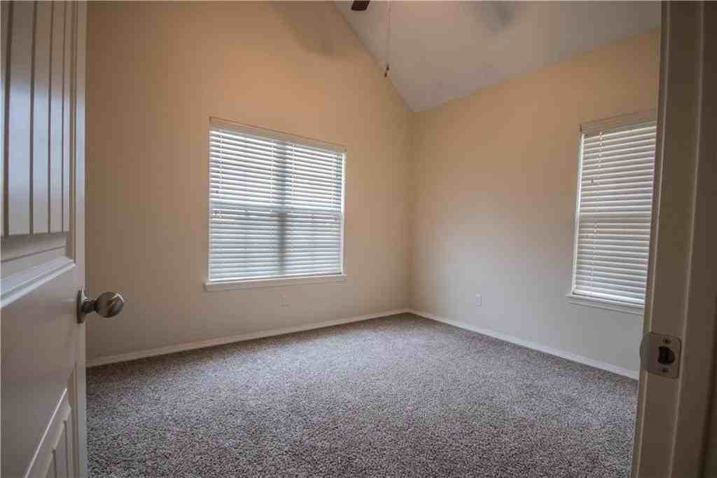 1242 Marigold Rd - Photo 6 of 8