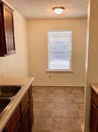 938 W Cleveland St #104 - Photo 5 of 11