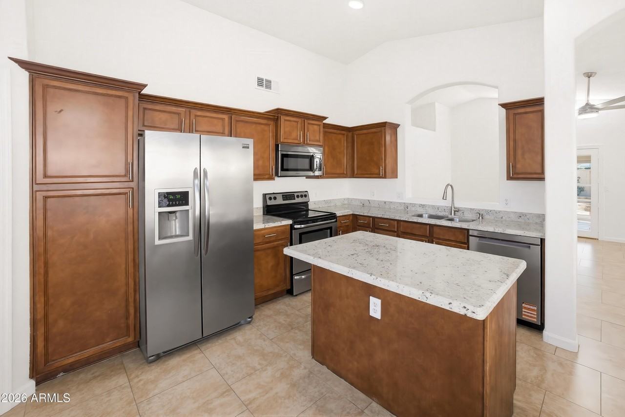 9321 E Caribbean Ln - Photo 5 of 29