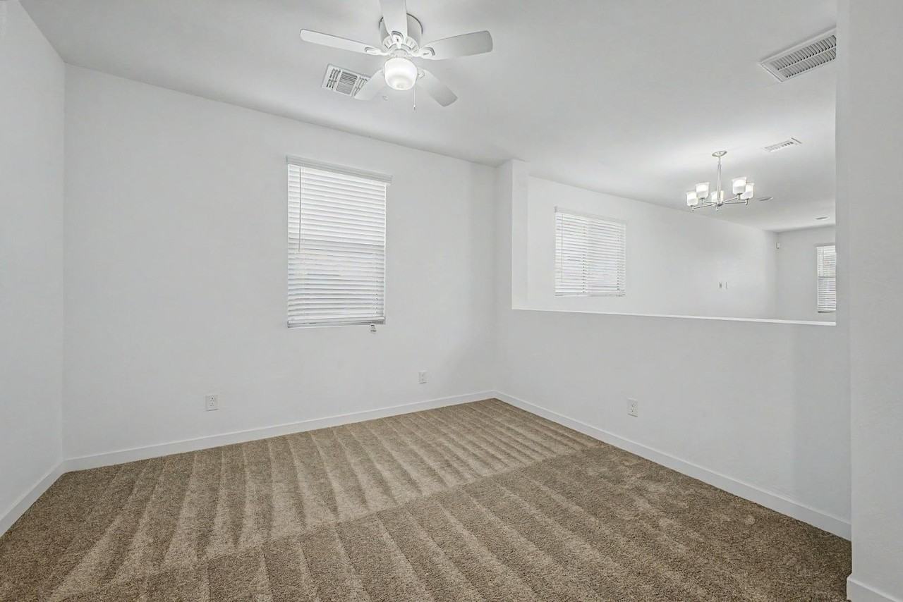 10519 W Atlantis Way - Photo 6 of 41