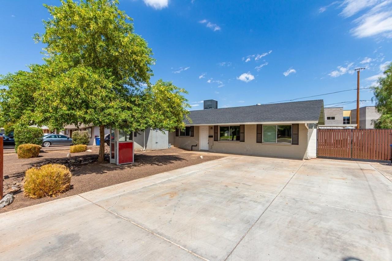 1100 W 12th St - Photo 5 of 38