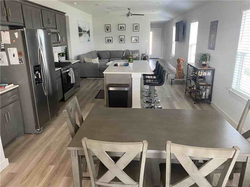 1224 Amistad Loop - Photo 2 of 8