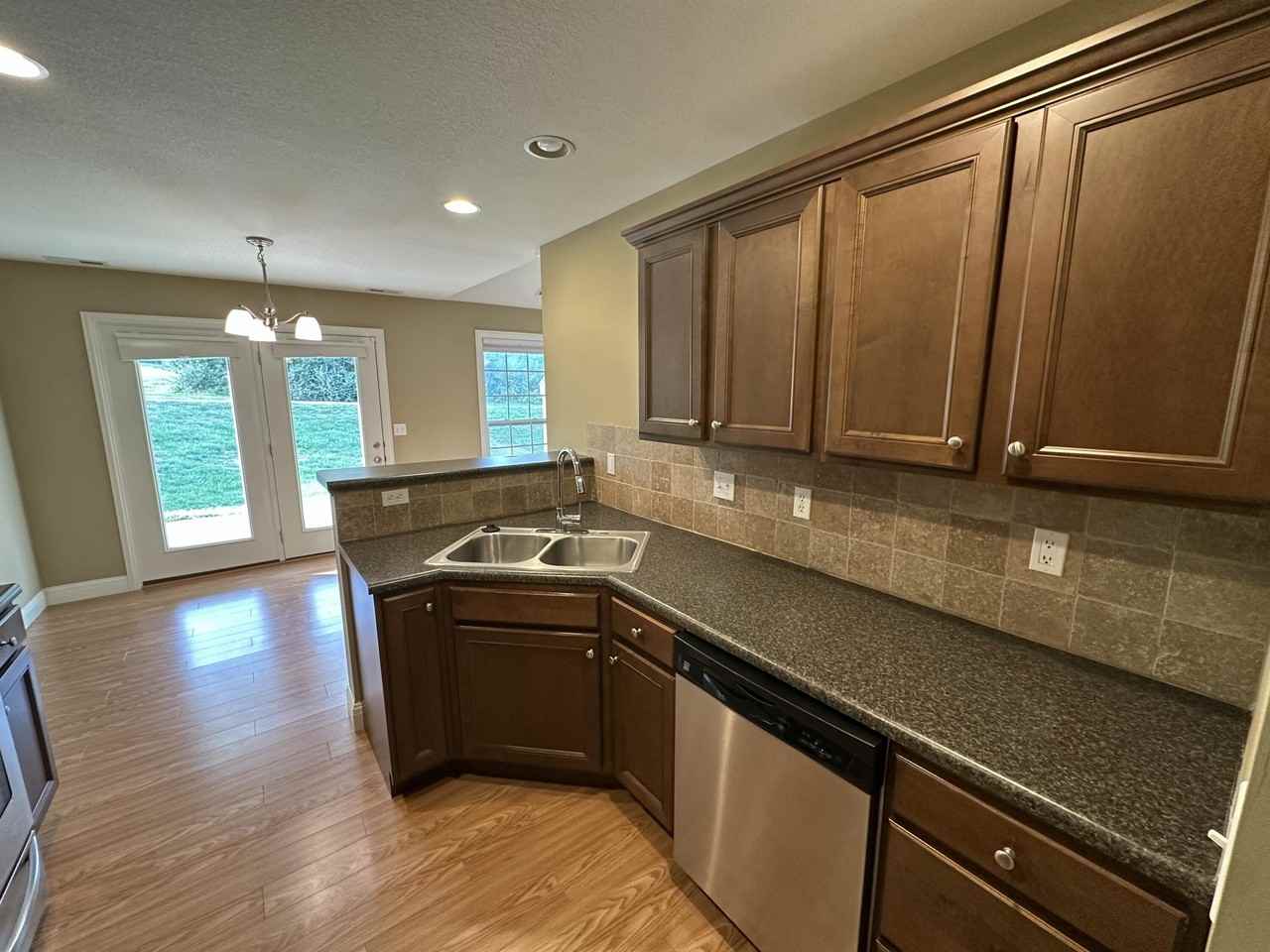 4500 Weybridge Dr - Photo 6 of 12