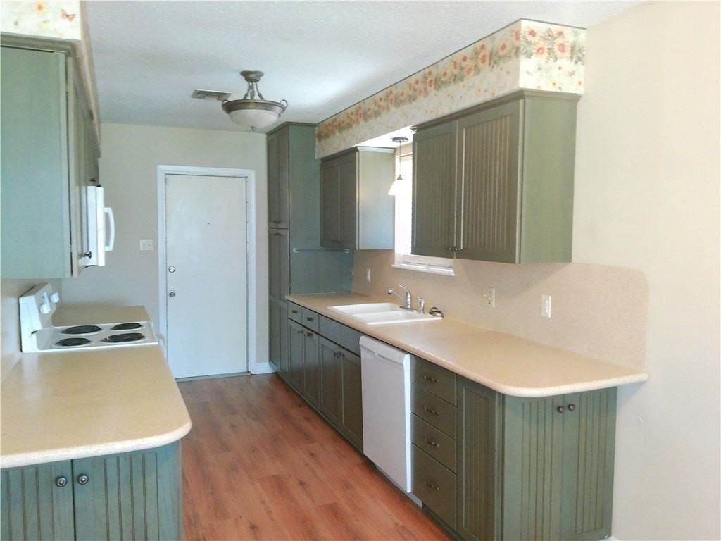 538 Vega Dr - Photo 4 of 14