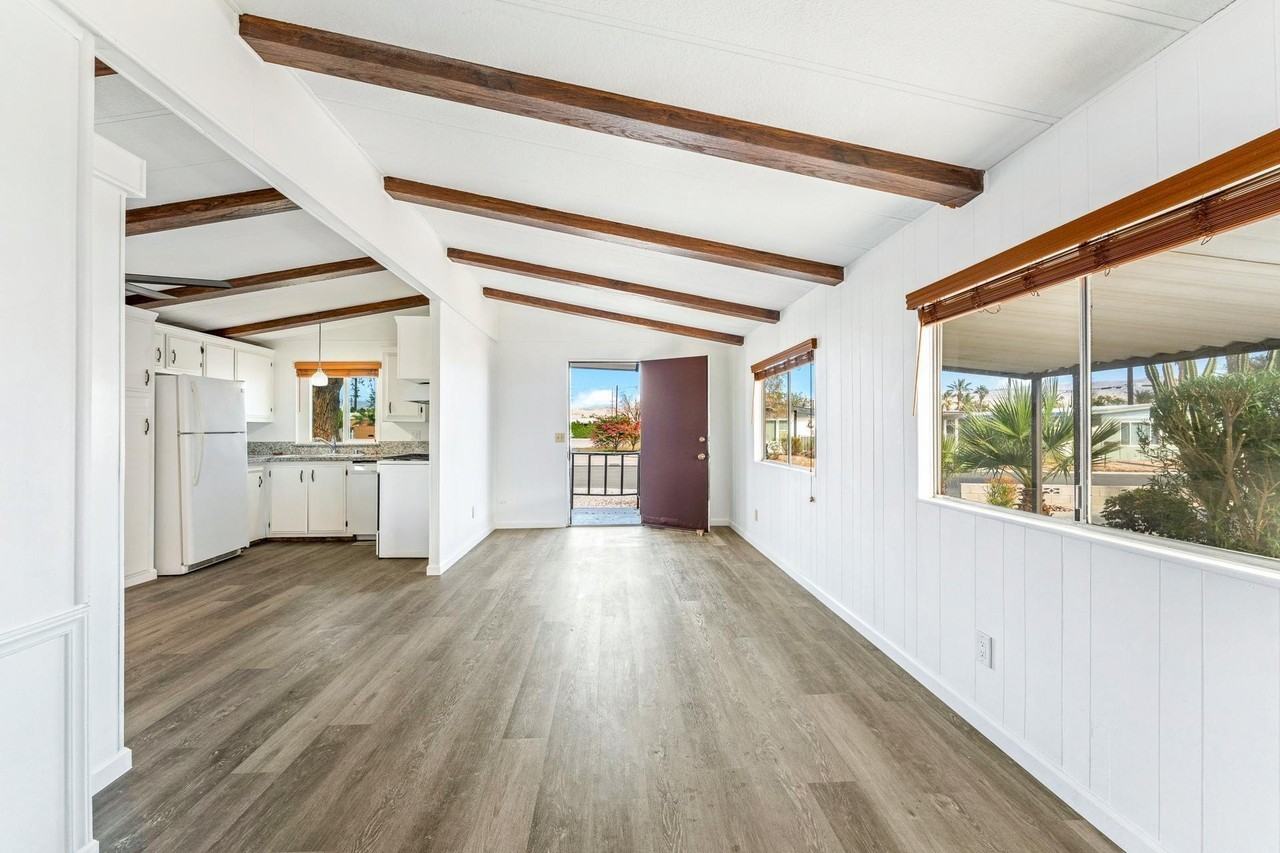 32520 Westchester Dr - Photo 3 of 24