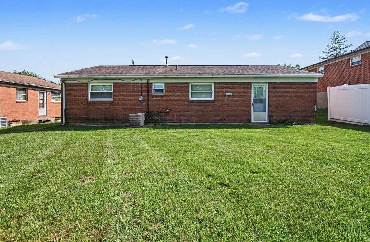 766 Hargrove Way - Photo 4 of 15