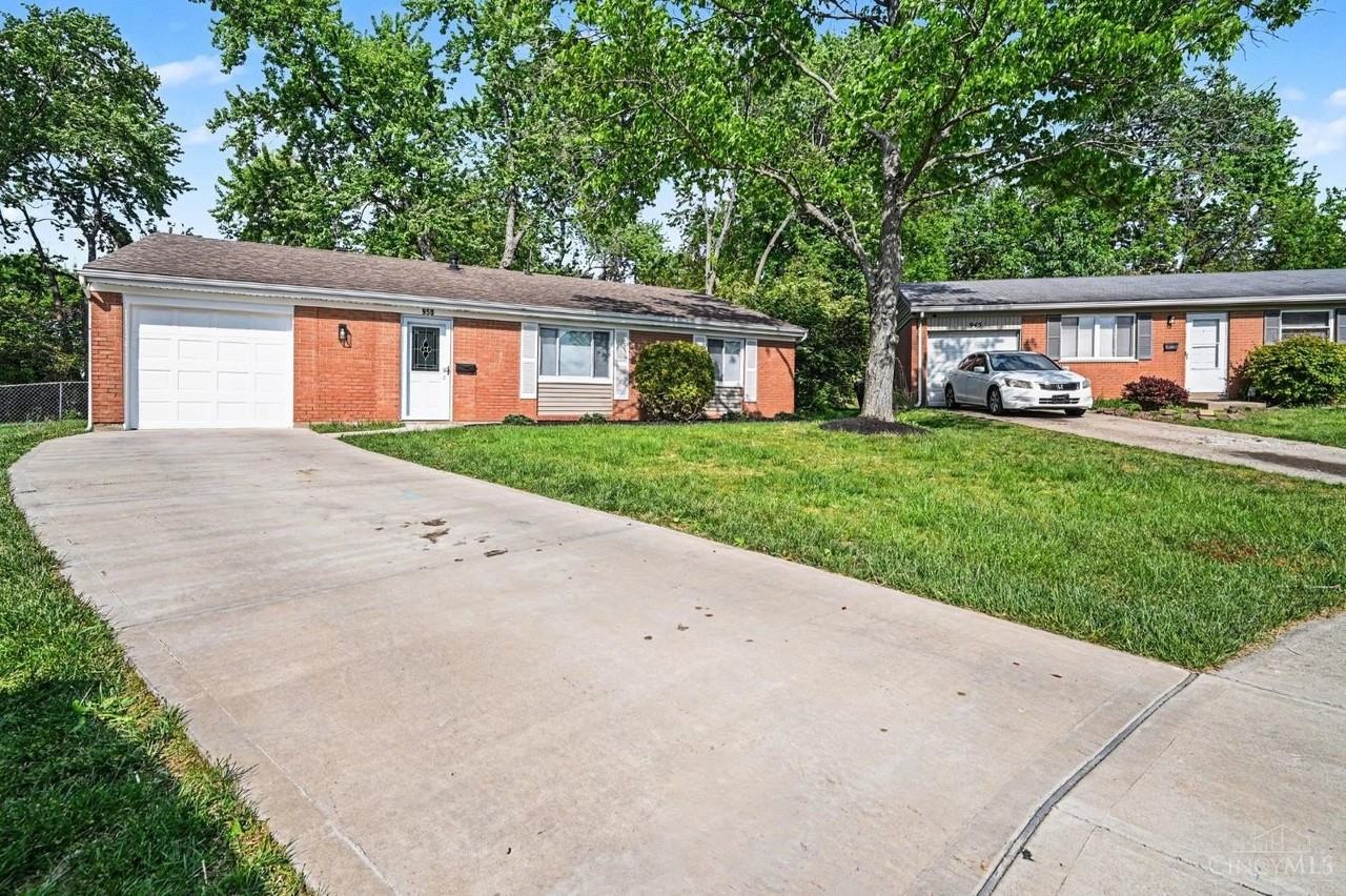 950 Harkin Dr - Photo 2 of 15