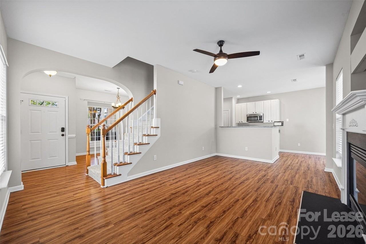 2330 Mirage Pl - Photo 7 of 38