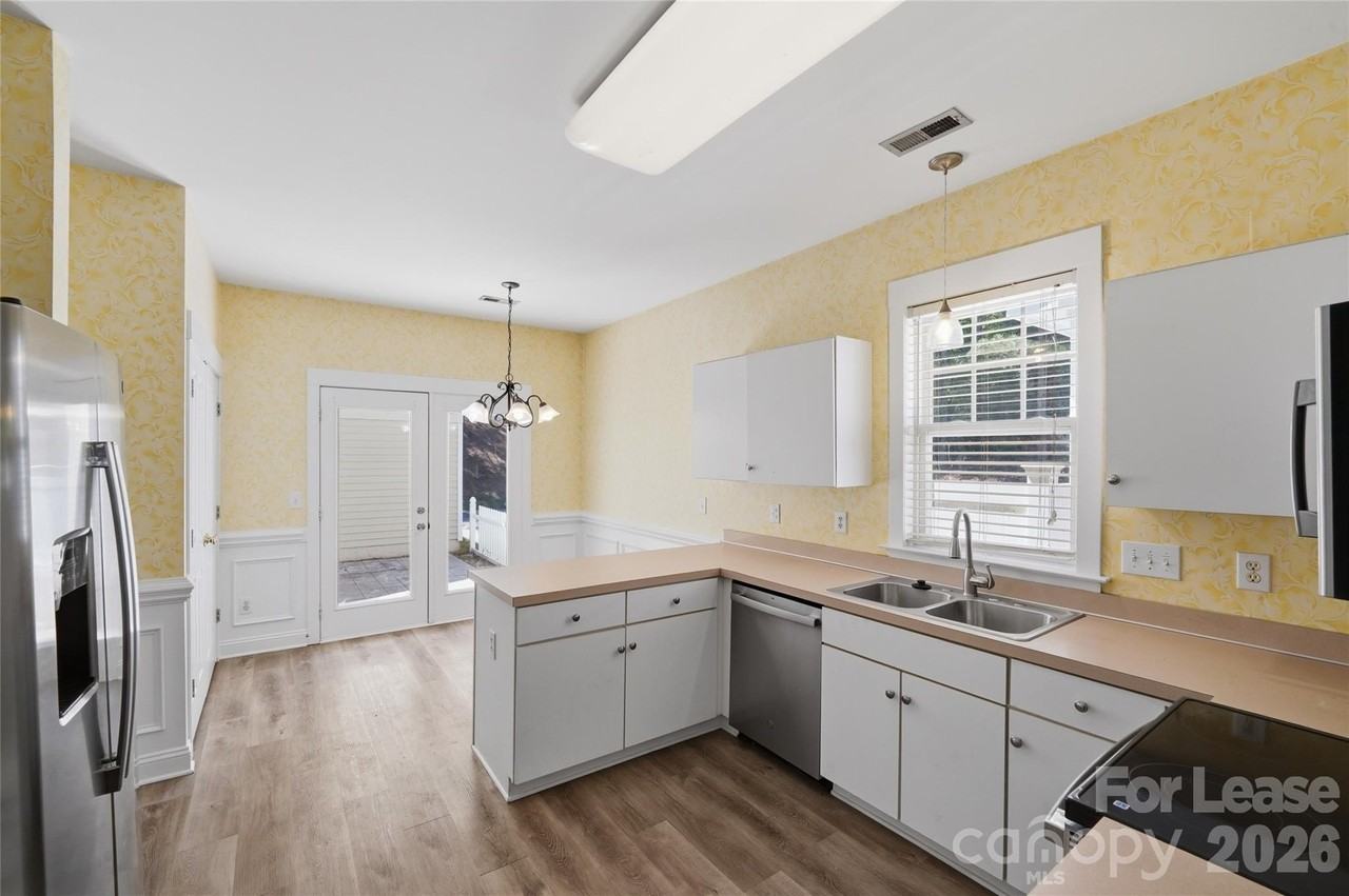 11355 Deer Ridge Ln - Photo 3 of 32