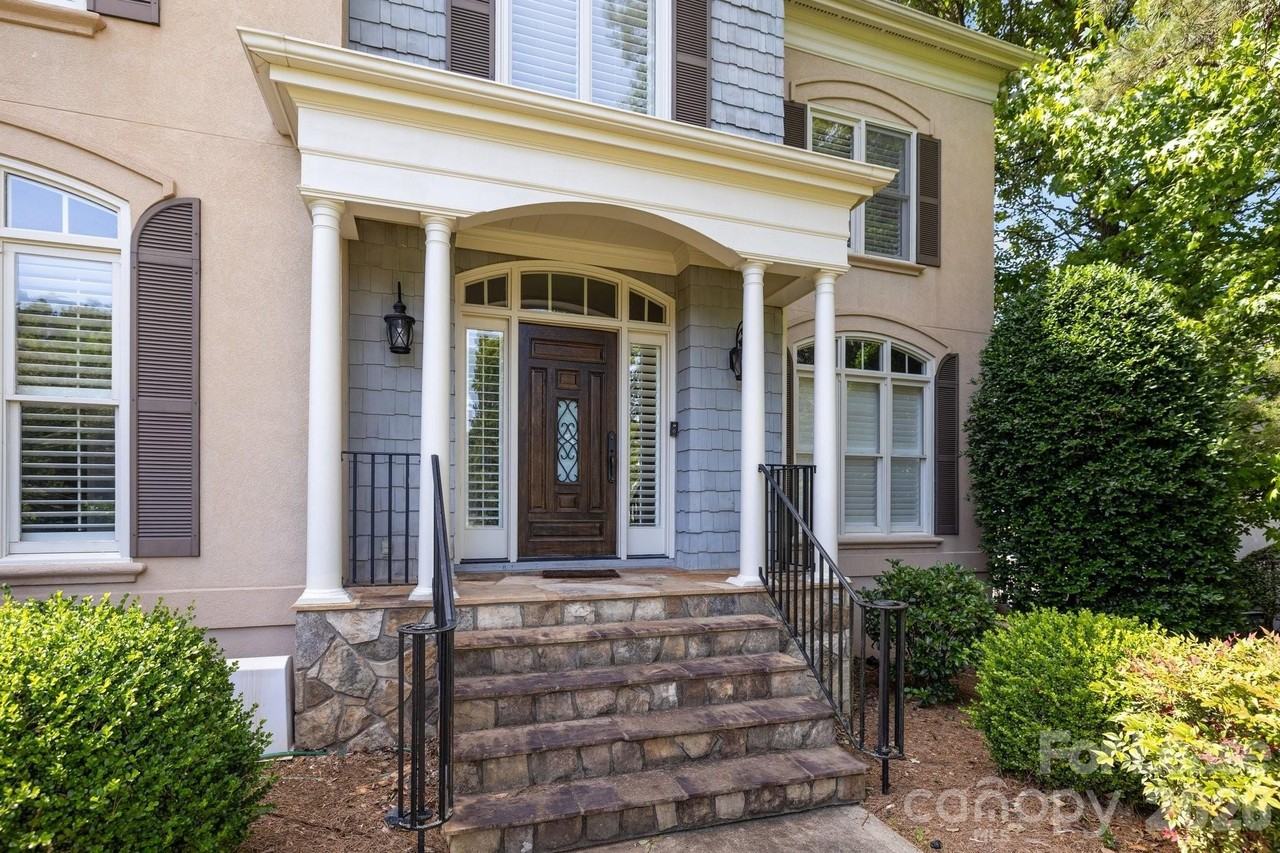 9205 Woodriver Ln - Photo 2 of 48