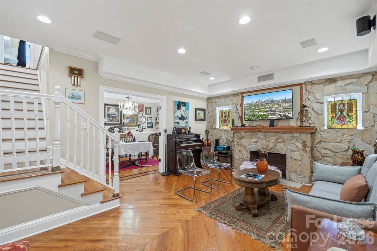 703 S Summit Ave #2 - Photo 5 of 31