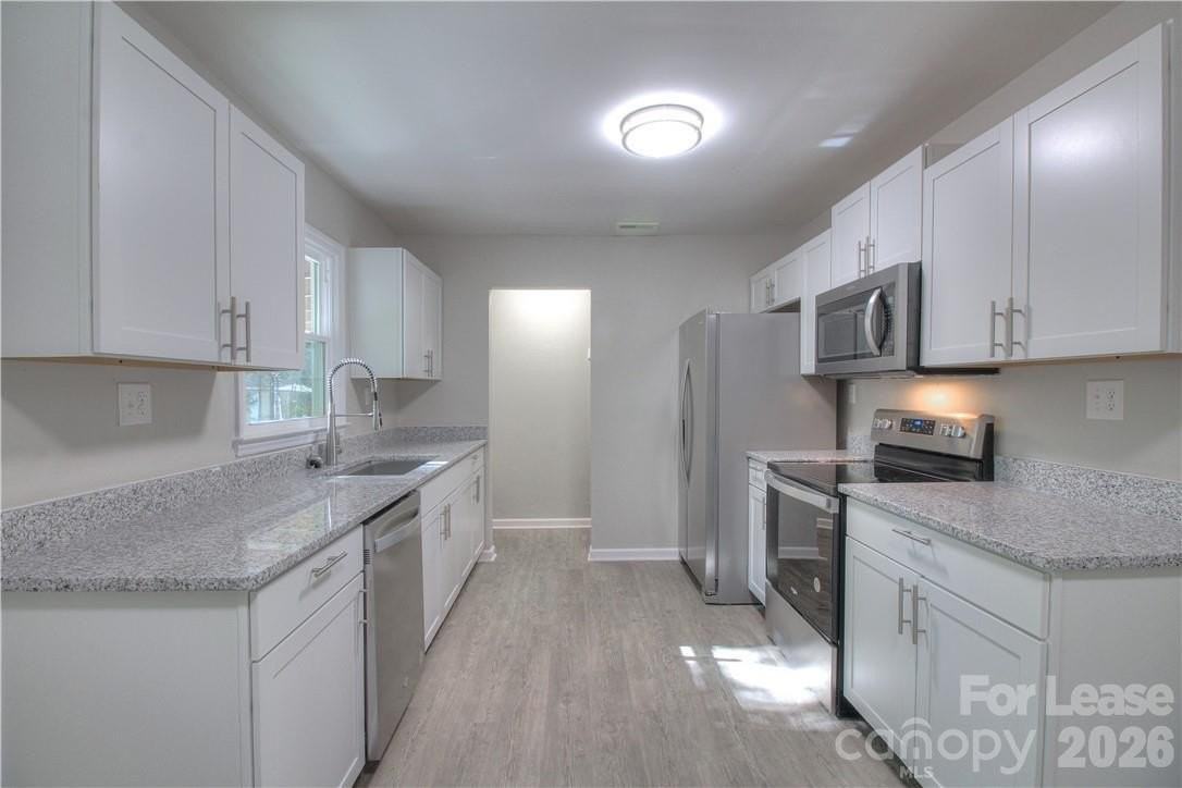 1300 Sharon Dr - Photo 2 of 28