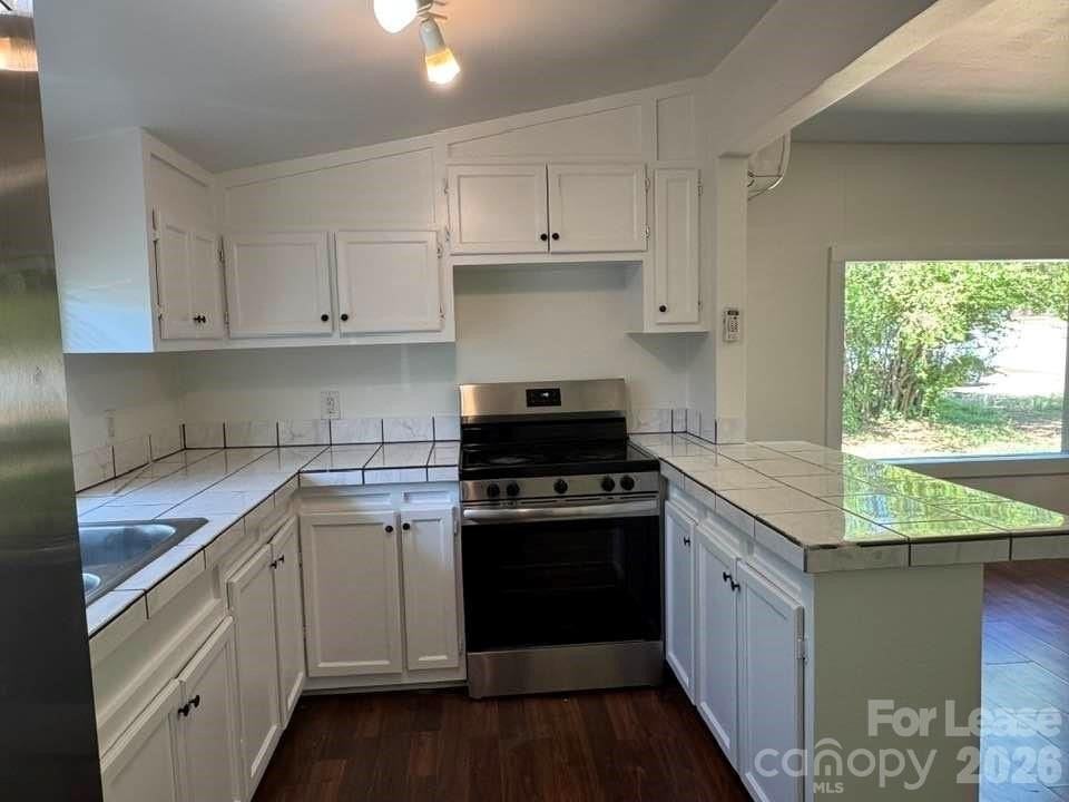 534 Logan St - Photo 2 of 18