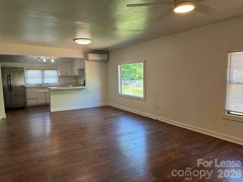 534 Logan St - Photo 6 of 18