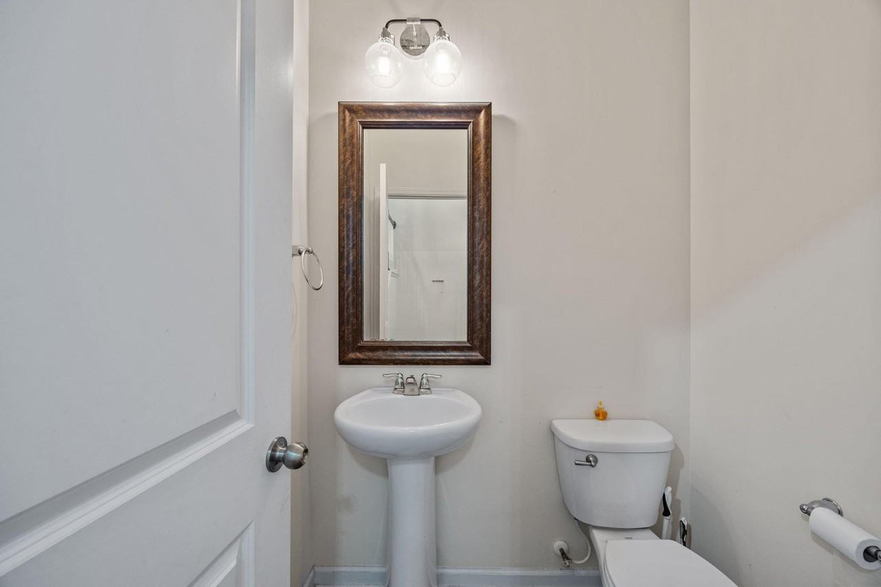 8988 Cat Tail Pond Rd - Photo 4 of 46