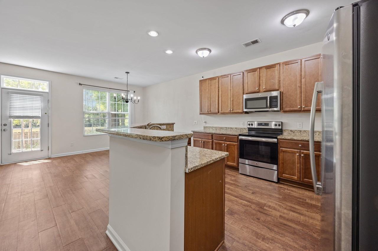 8988 Cat Tail Pond Rd - Photo 5 of 46