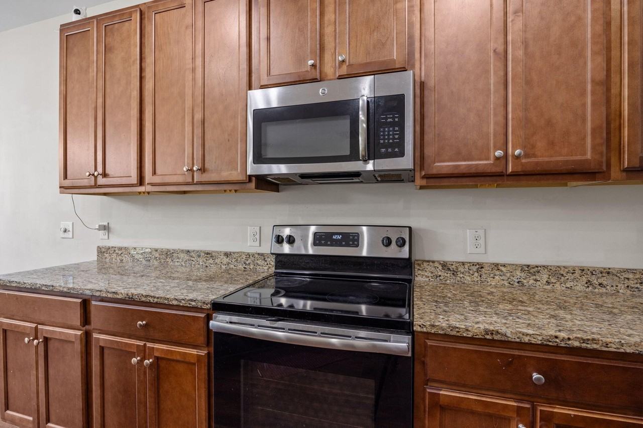 8988 Cat Tail Pond Rd - Photo 6 of 46