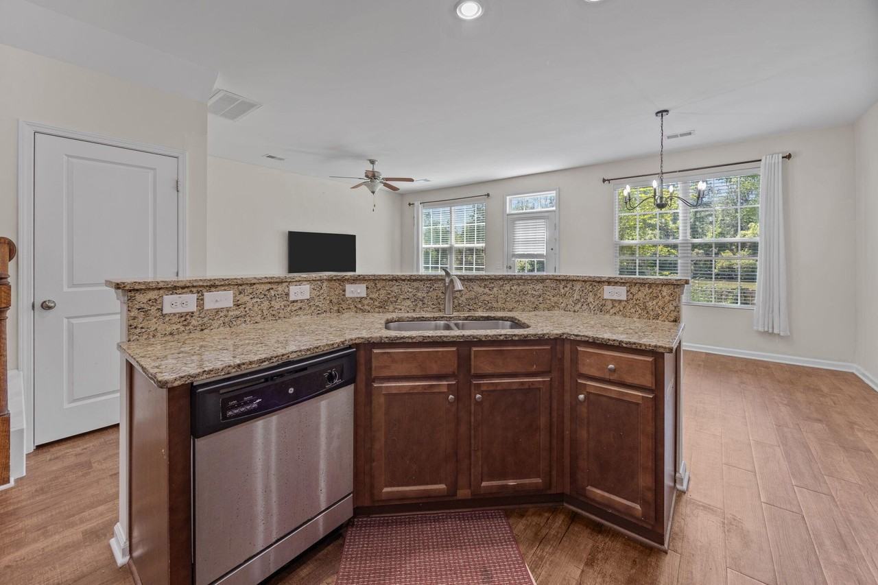 8988 Cat Tail Pond Rd - Photo 7 of 46