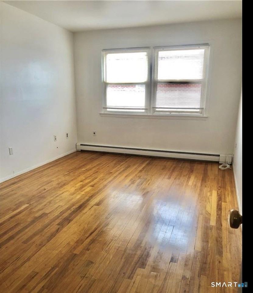 324 Strawberry Hill Ave #A202 - Photo 3 of 12