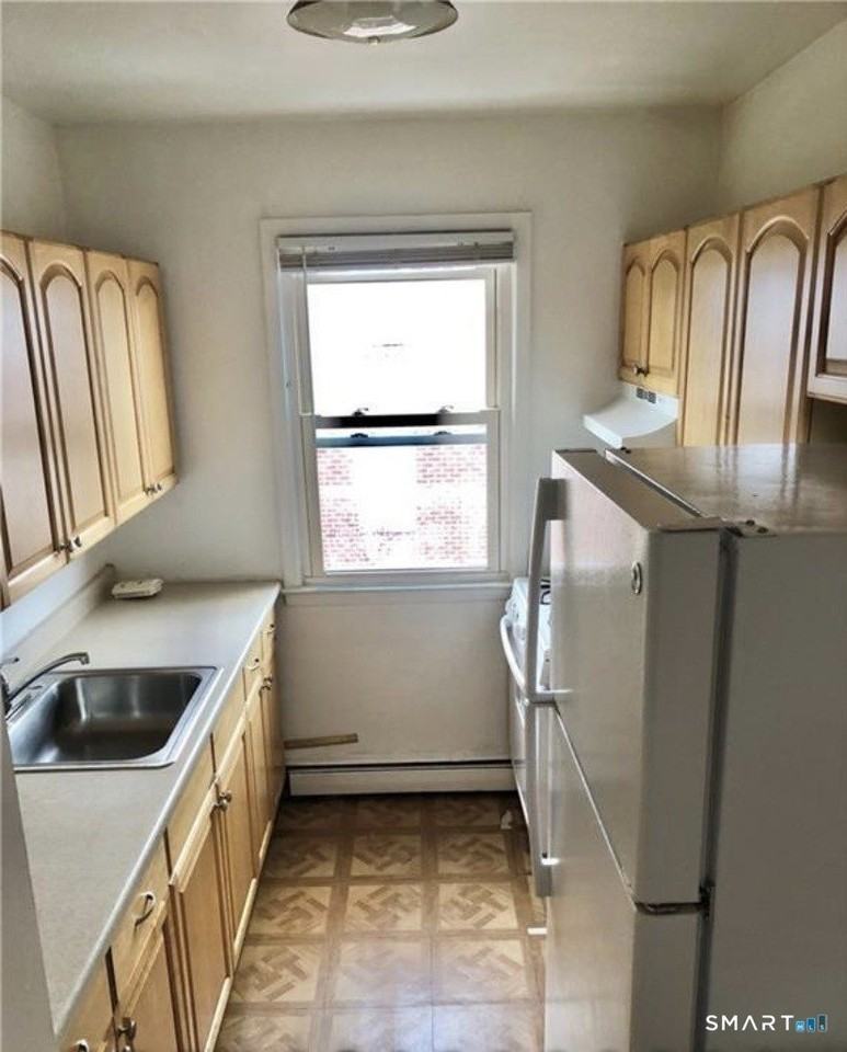 324 Strawberry Hill Ave #A202 - Photo 6 of 12