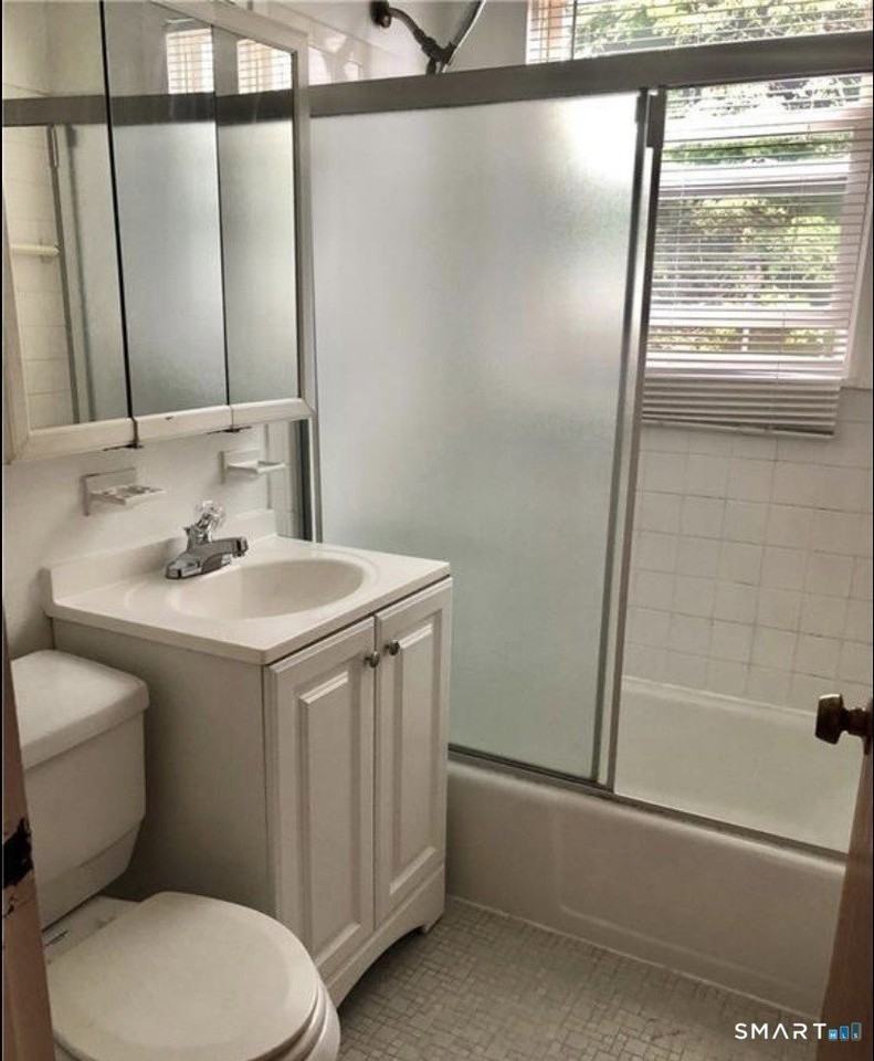 324 Strawberry Hill Ave #A202 - Photo 7 of 12