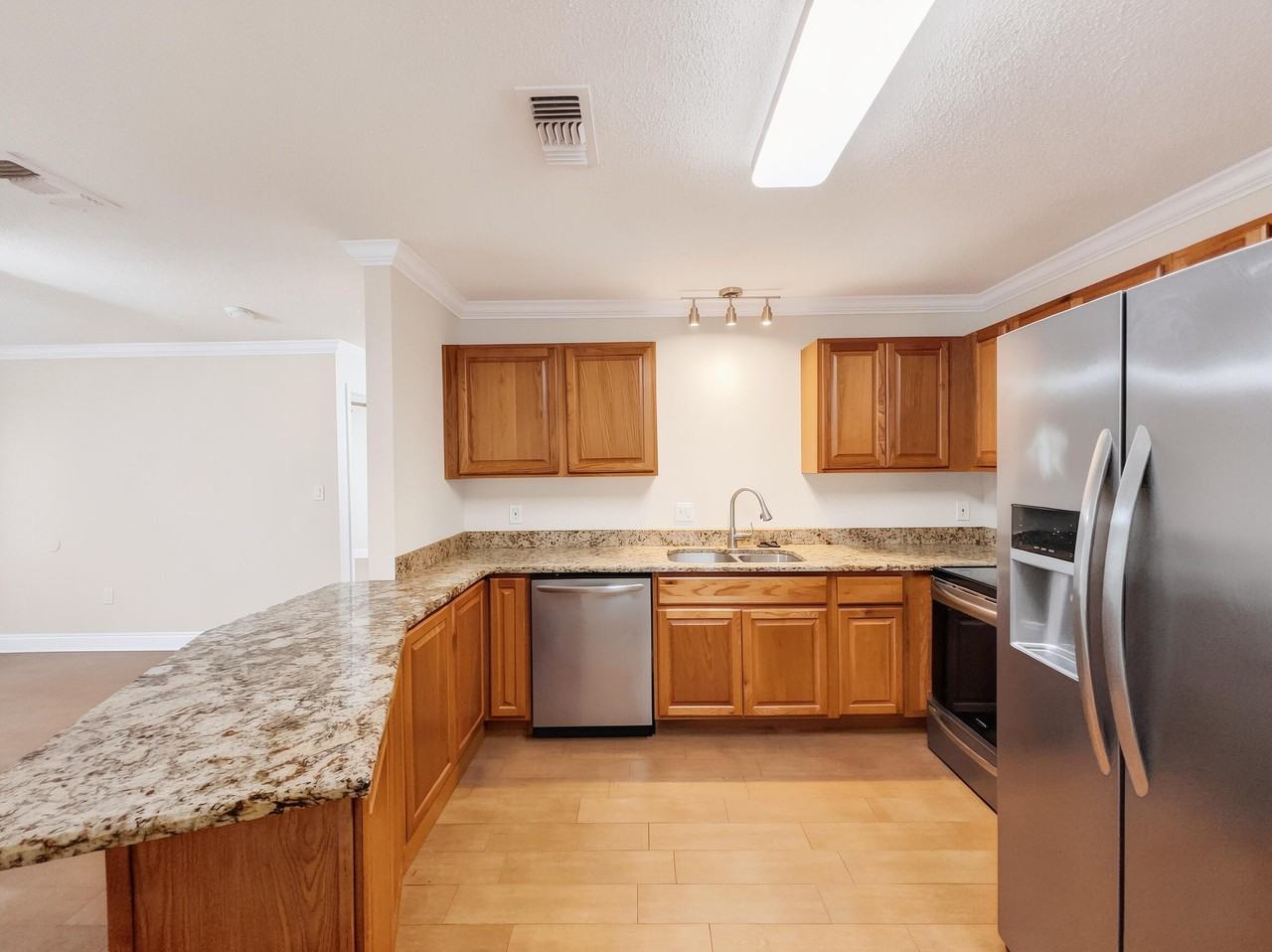 806 Fairview Dr #B - Photo 4 of 8