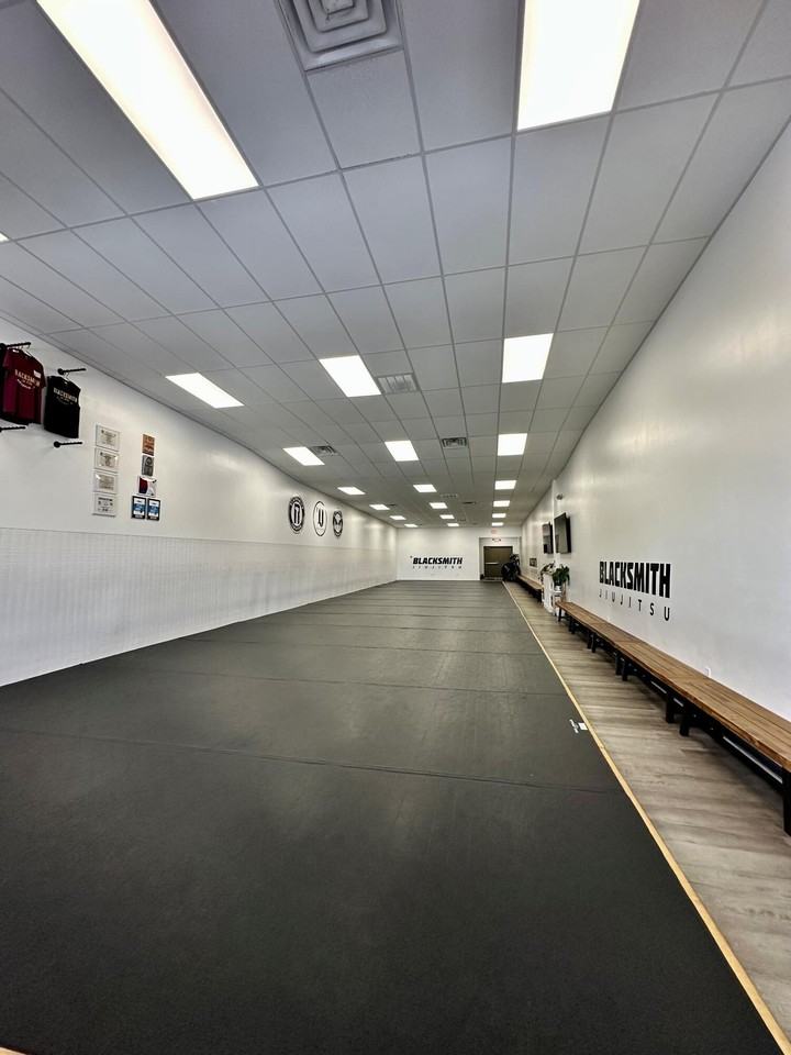 1039 John Sims Pkwy E - Photo 2 of 7