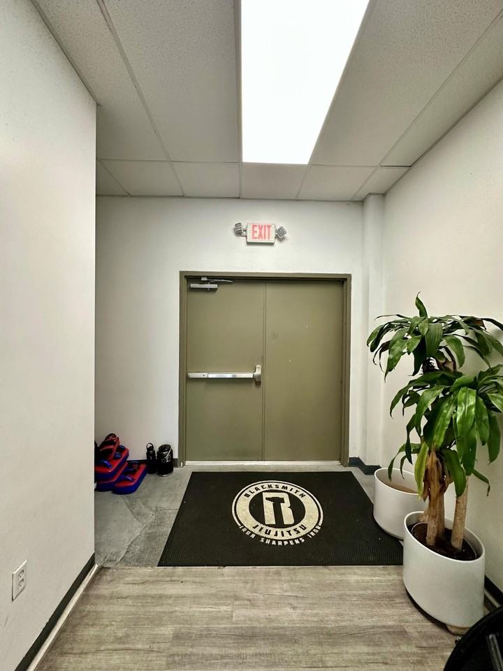 1039 John Sims Pkwy E - Photo 5 of 7