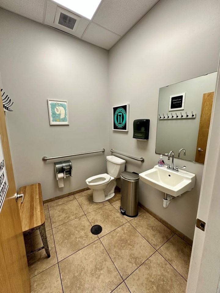 1039 John Sims Pkwy E - Photo 6 of 7