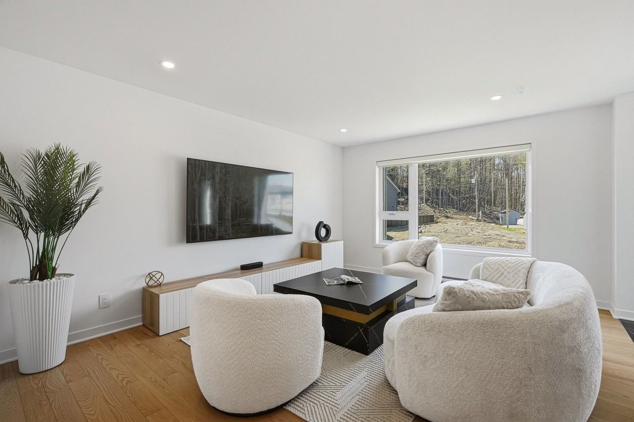 573 Rue Yvette-Grisé - Photo 5 of 34