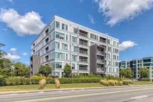 featured image of 2050 Boul René-Lévesque O