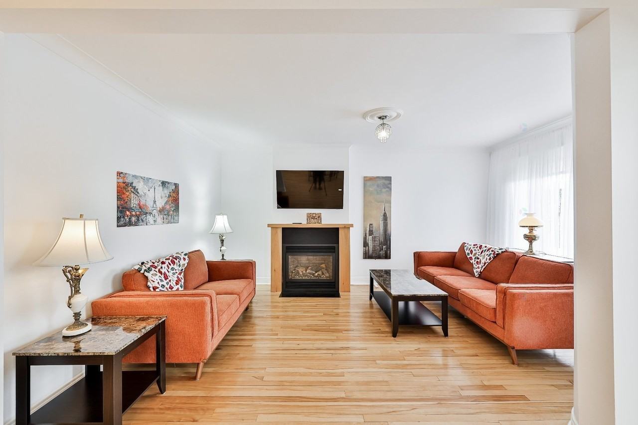 151 Rue De Martigny O - Photo 6 of 48