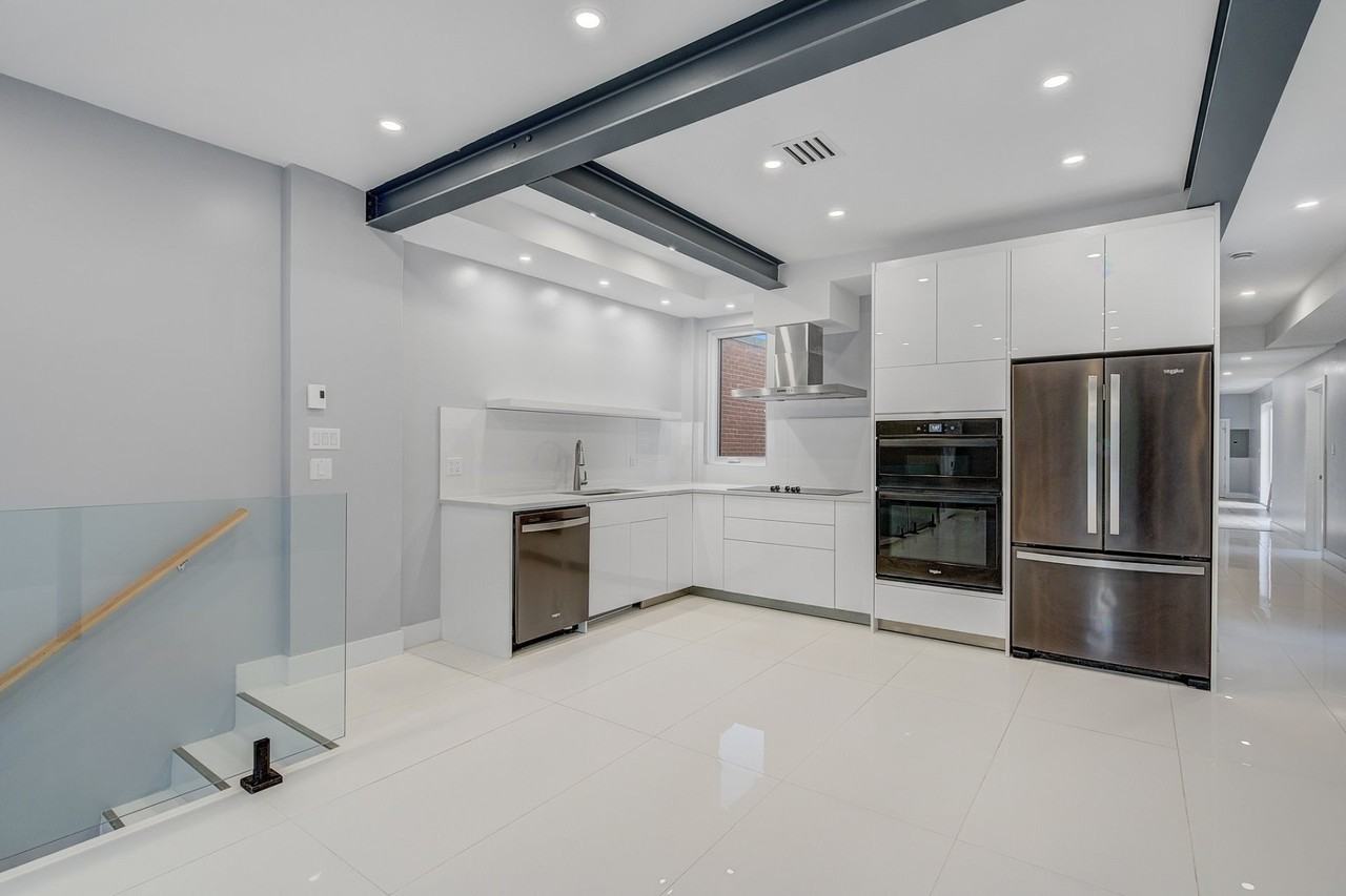 3977 Av Lacombe - Photo 5 of 41