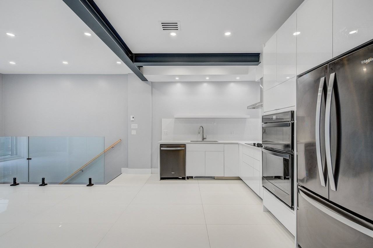 3977 Av Lacombe - Photo 6 of 41