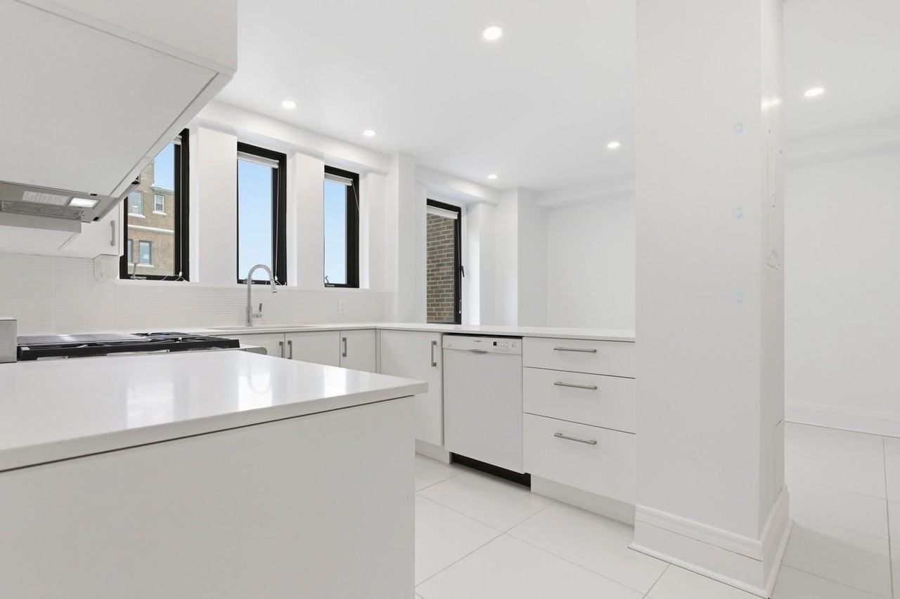 3940 Ch De La Côte-Des-Neiges - Photo 4 of 27