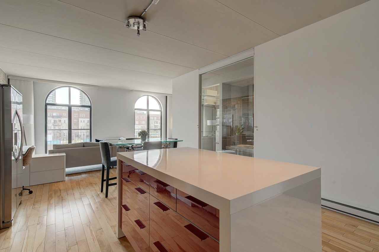 969 Rue Saint-Timothée - Photo 2 of 16