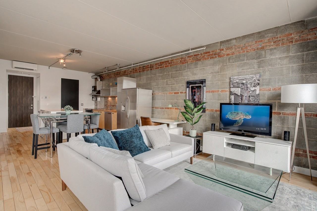 969 Rue Saint-Timothée - Photo 3 of 16